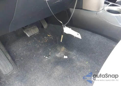 2013 Toyota Rav4 Xle z USA, uszkodzony, nr VIN JTMRFREV7DD043604